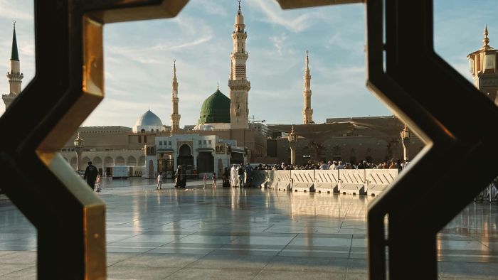 Affordable Umrah Packages 2026 with Qalam Travels
